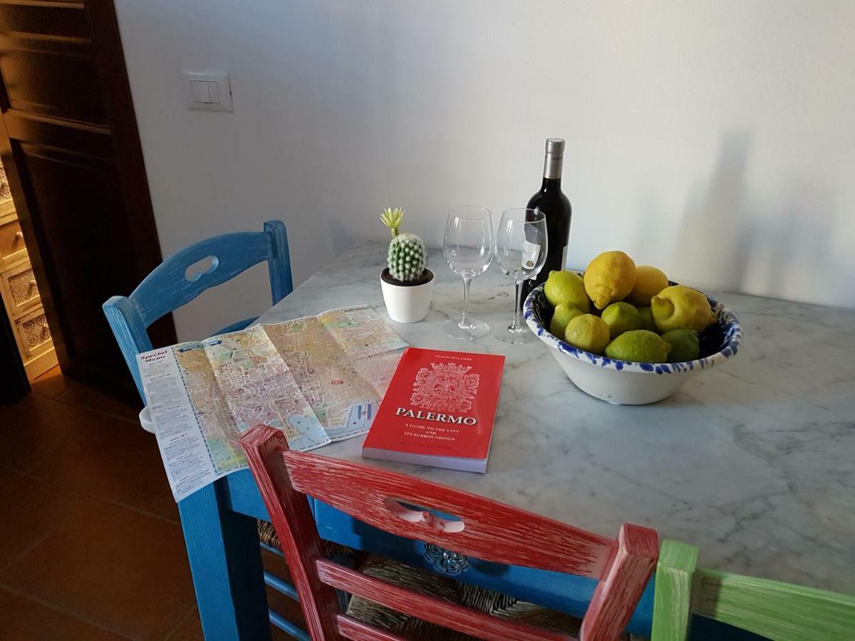 Casa Vacanze Villa D'Orleans ปาแลร์โม ภายนอก รูปภาพ