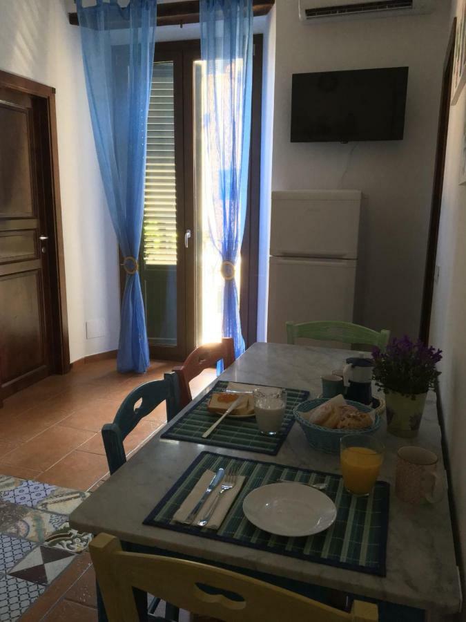 Casa Vacanze Villa D'Orleans ปาแลร์โม ภายนอก รูปภาพ